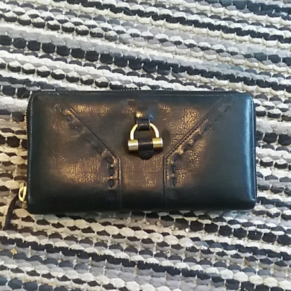 Yves Saint Laurent Muse